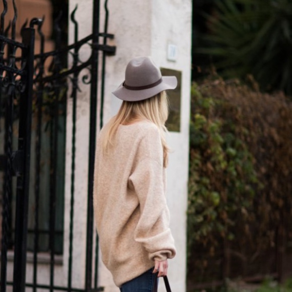 H&M BLOGGERS FAVE Oversized Mohair Blend Sweater - Picture 4 of 4